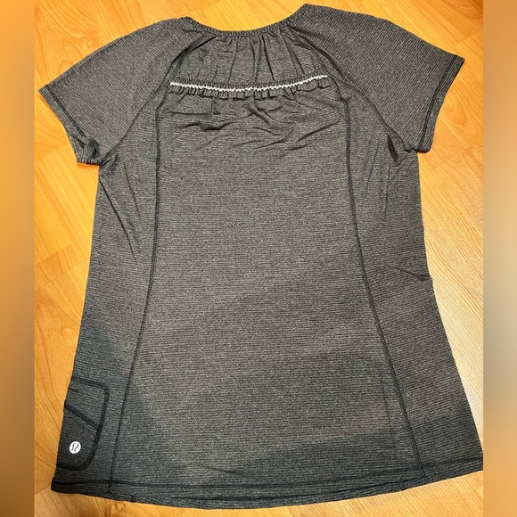 NWOT - Lululemon Run: Wild Short Sleeve Tech (US 8) - Picture 4 of 9